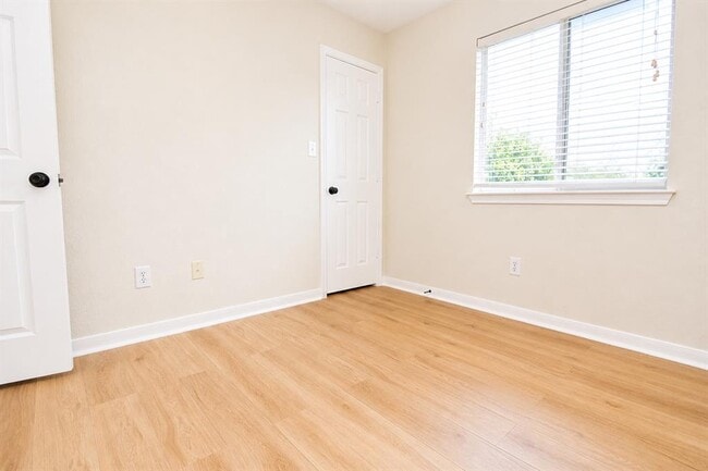 Building Photo - 4205 Bent Wood Ct