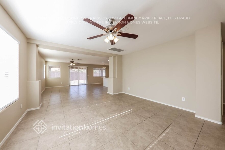 Building Photo - 3215 W Salter Dr