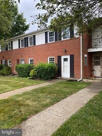 Building Photo - 754 Colony Dr