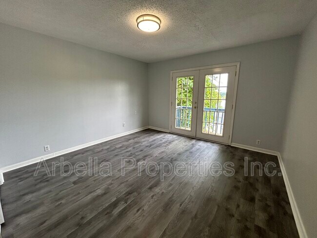 Building Photo - 103 Angeline Dr
