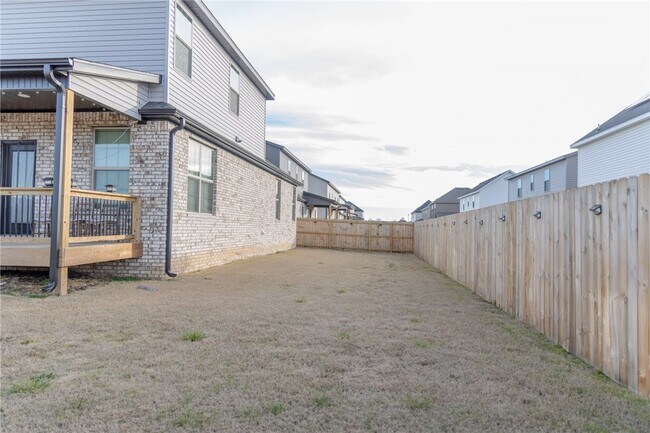 Building Photo - 201 Vicks Cir