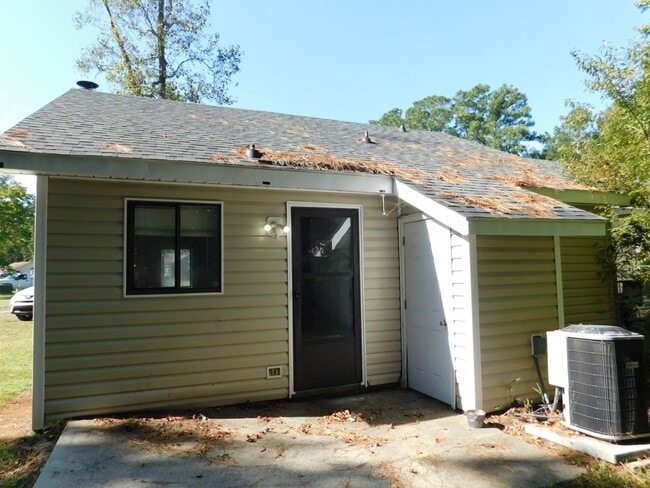 Building Photo - Affordable Gem!