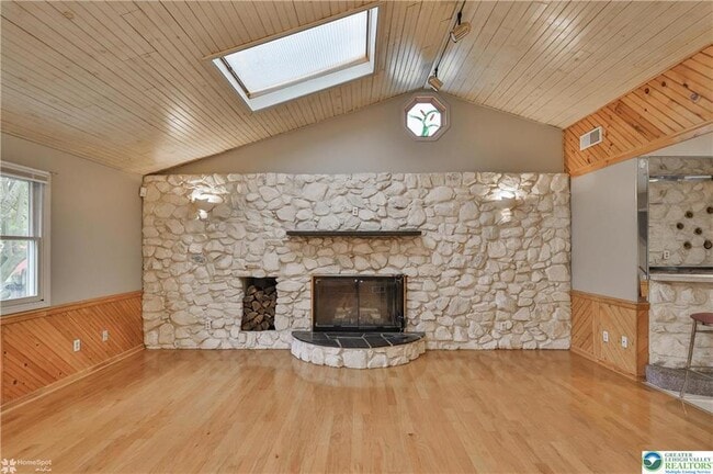 Building Photo - 900 Mine Lane Rd