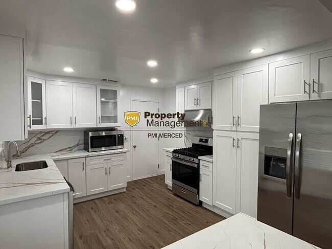 Building Photo - Newly remodeled 2 bedroom duplex for $1900