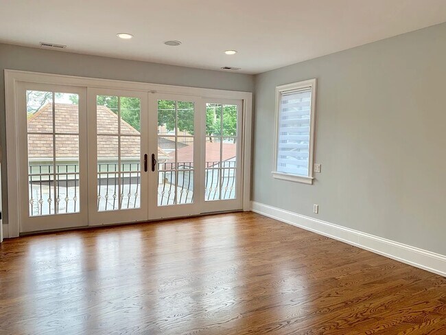 Building Photo - 131 Montgomery Ln