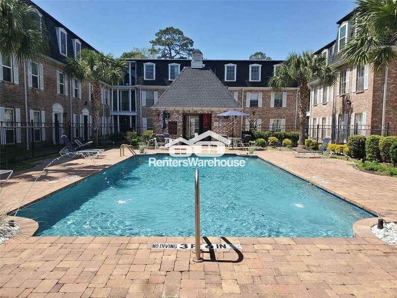 Primary Photo - 361 N Post Oak Ln