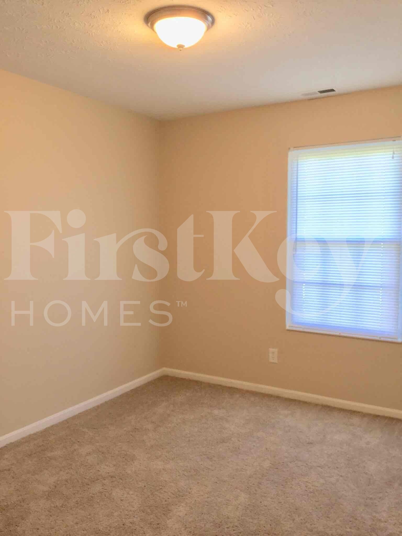 Building Photo - 687 Bobolink Ct