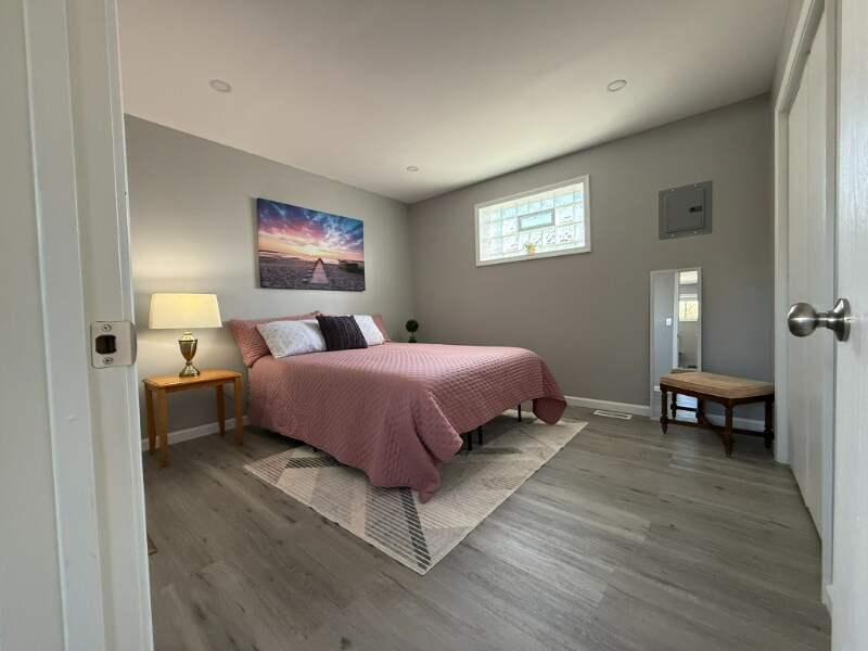 Building Photo - 438 N Park Ave