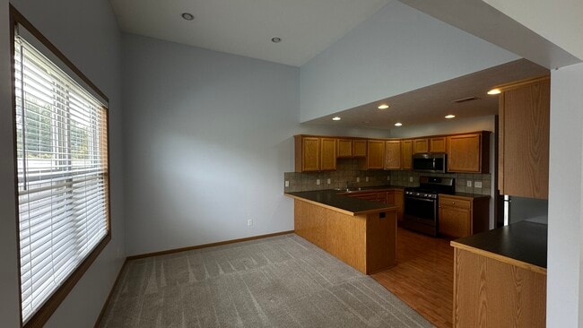 Building Photo - 2472/2474 Millview