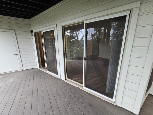 Building Photo - 6000 Shepherd Mountain Cove