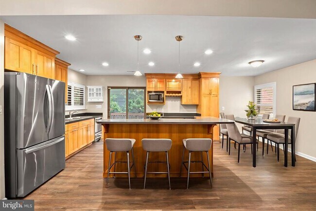 Building Photo - 1813 Glade Ct