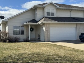 Building Photo - 5335 Brookview Dr