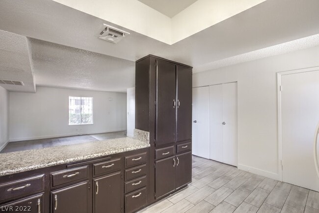 Building Photo - 5915 Vegas Dr