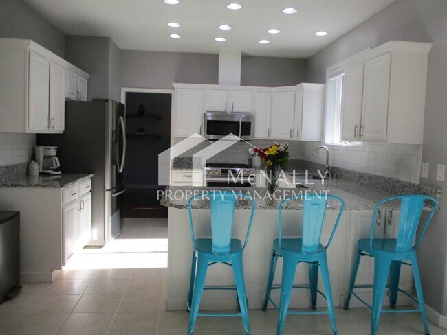 Building Photo - Modern 3-Bedroom, 2.5 Bath Home in a Point Richmond Ridge Cul-de-Sac