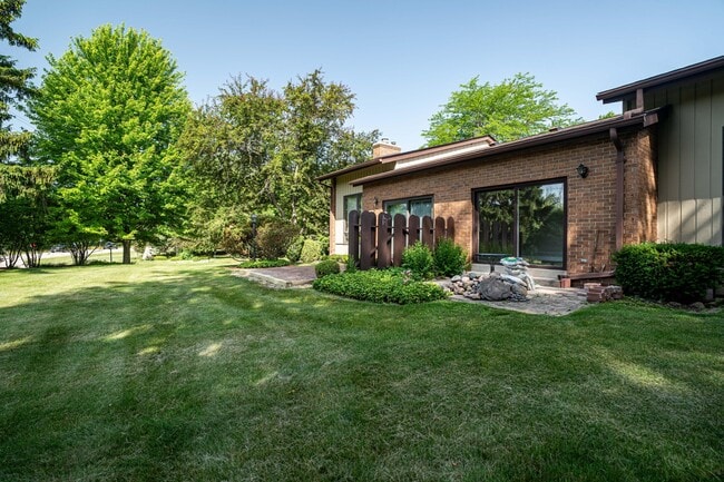 Building Photo - 12804 N Colony Dr