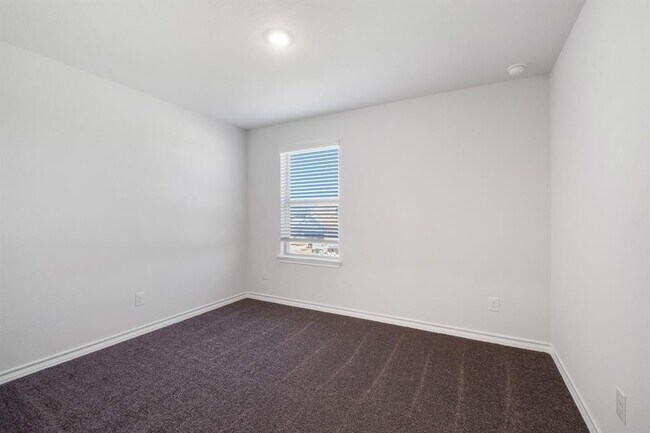 Building Photo - 108 Leatherleaf Dr