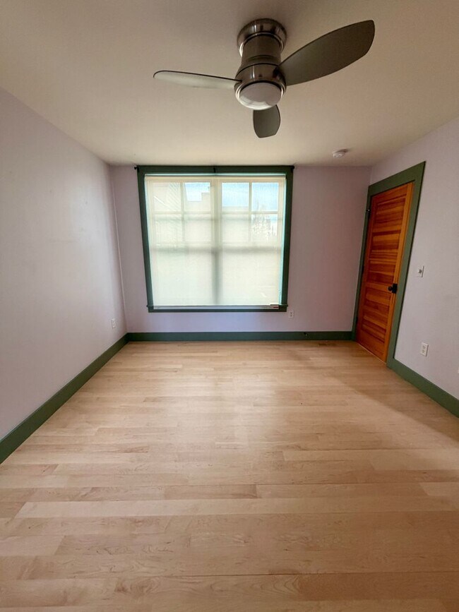 Building Photo - ABSOLUTELY BEAUTIFUL 4-Bedroom Townhome in the Highly Sought-After Prospect Neighborhood!