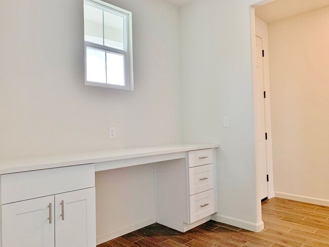 Building Photo - Beautiful New Single Family Home: single story 4 bed, 2.5 bath