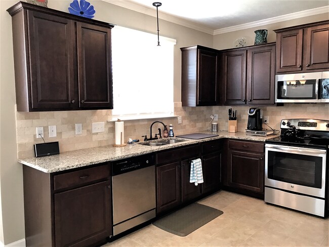 Building Photo - 4005 Pullman Cir