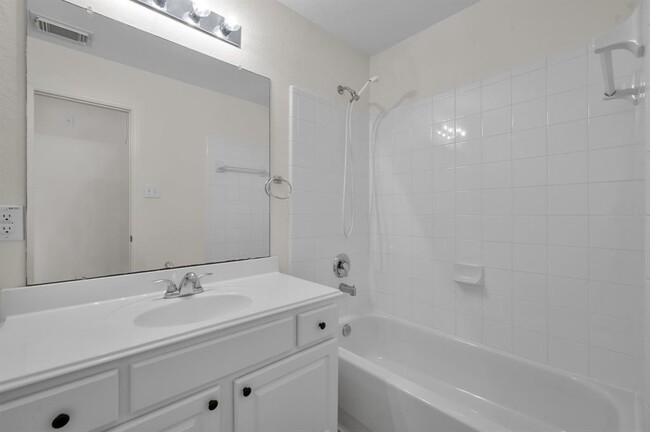 Building Photo - 32503 Hadden Park Ct