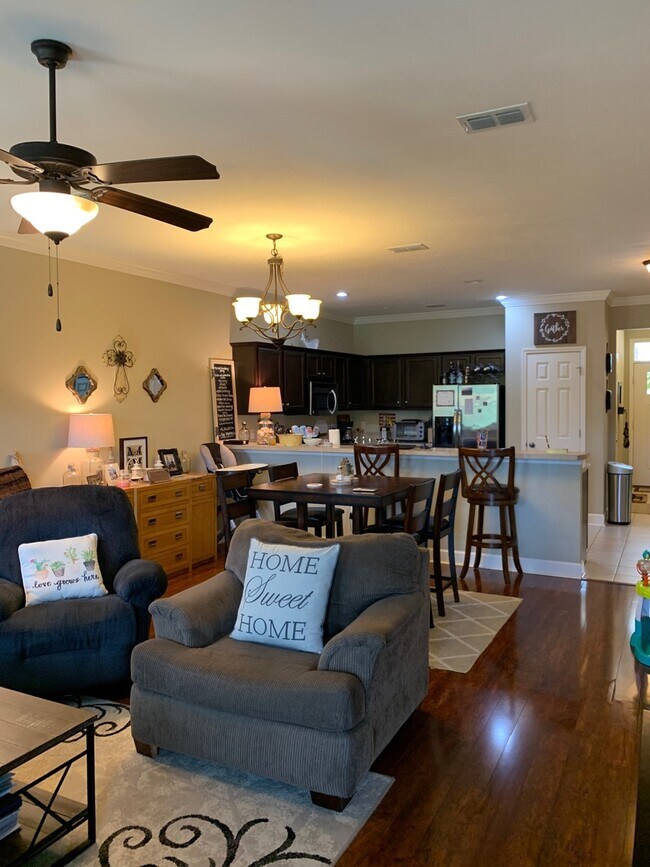 Building Photo - 3/2 IN HAMPTON CREEK SUBDIVISION- AVAILABLE SEPTEMBER 1, 2026