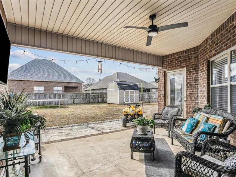 Building Photo - 405 Pendo Pl