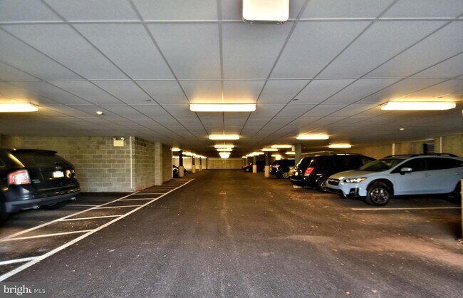 Building Photo - 3940 Ashland Dr