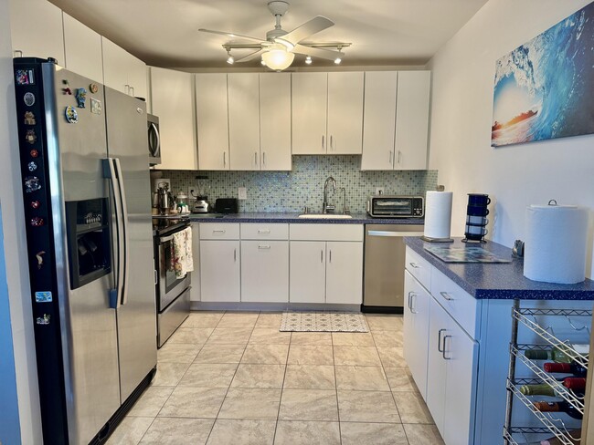 Building Photo - 1904 Bermuda Cir