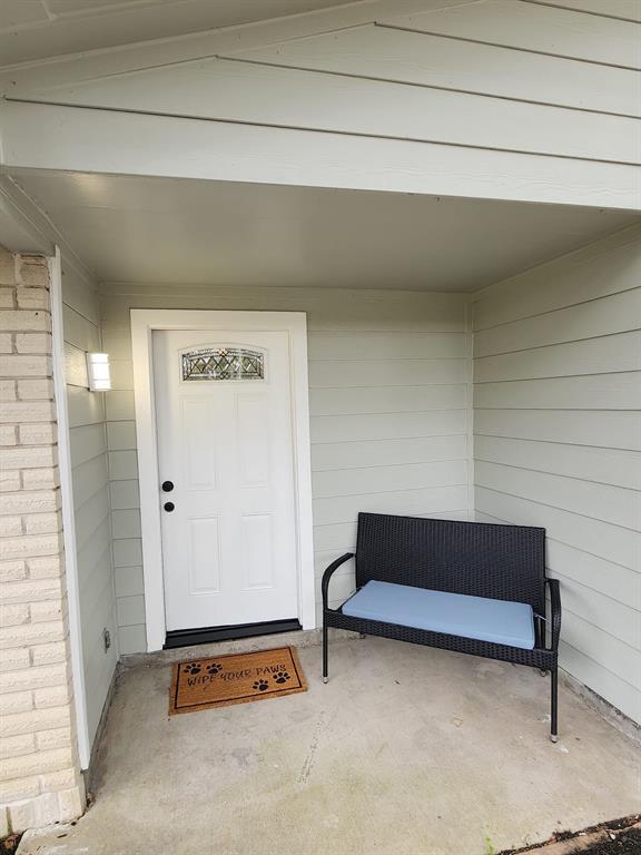 Building Photo - 2123 Quail Valley E Dr