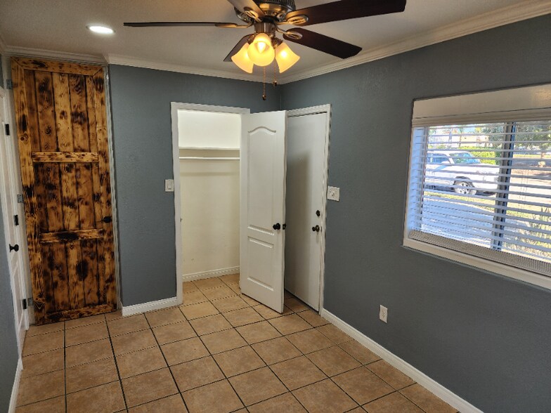 Building Photo - 717 S Pine St