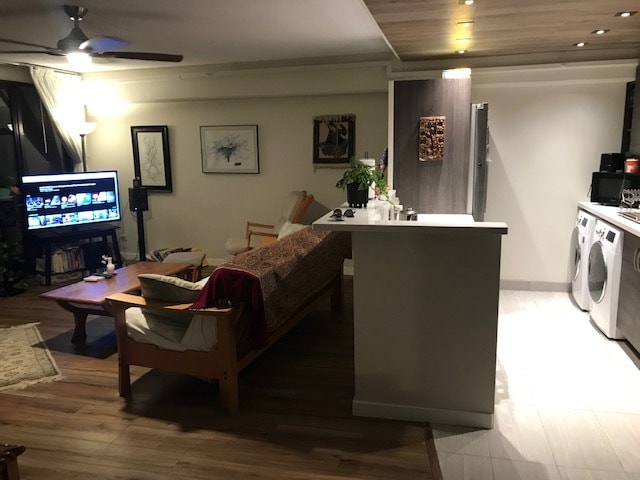 Kitchen and living room - 2333 Kapiolani Blvd