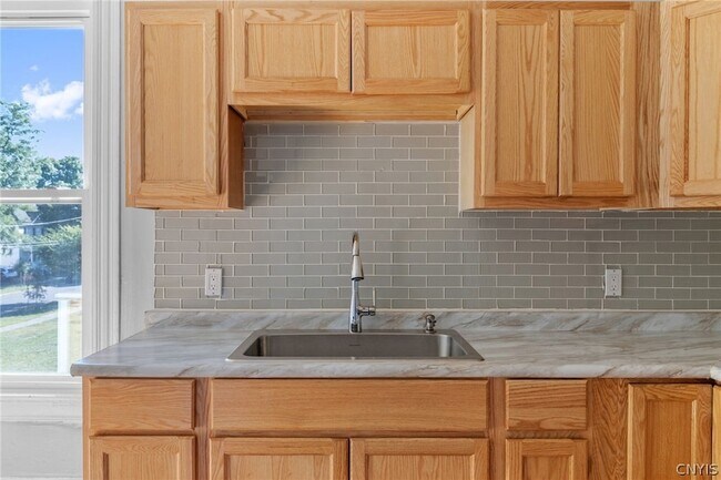 Building Photo - 319 Merriman Ave