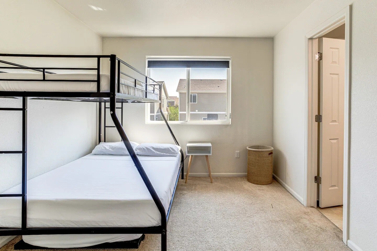 Building Photo - 5546 Lisbon St