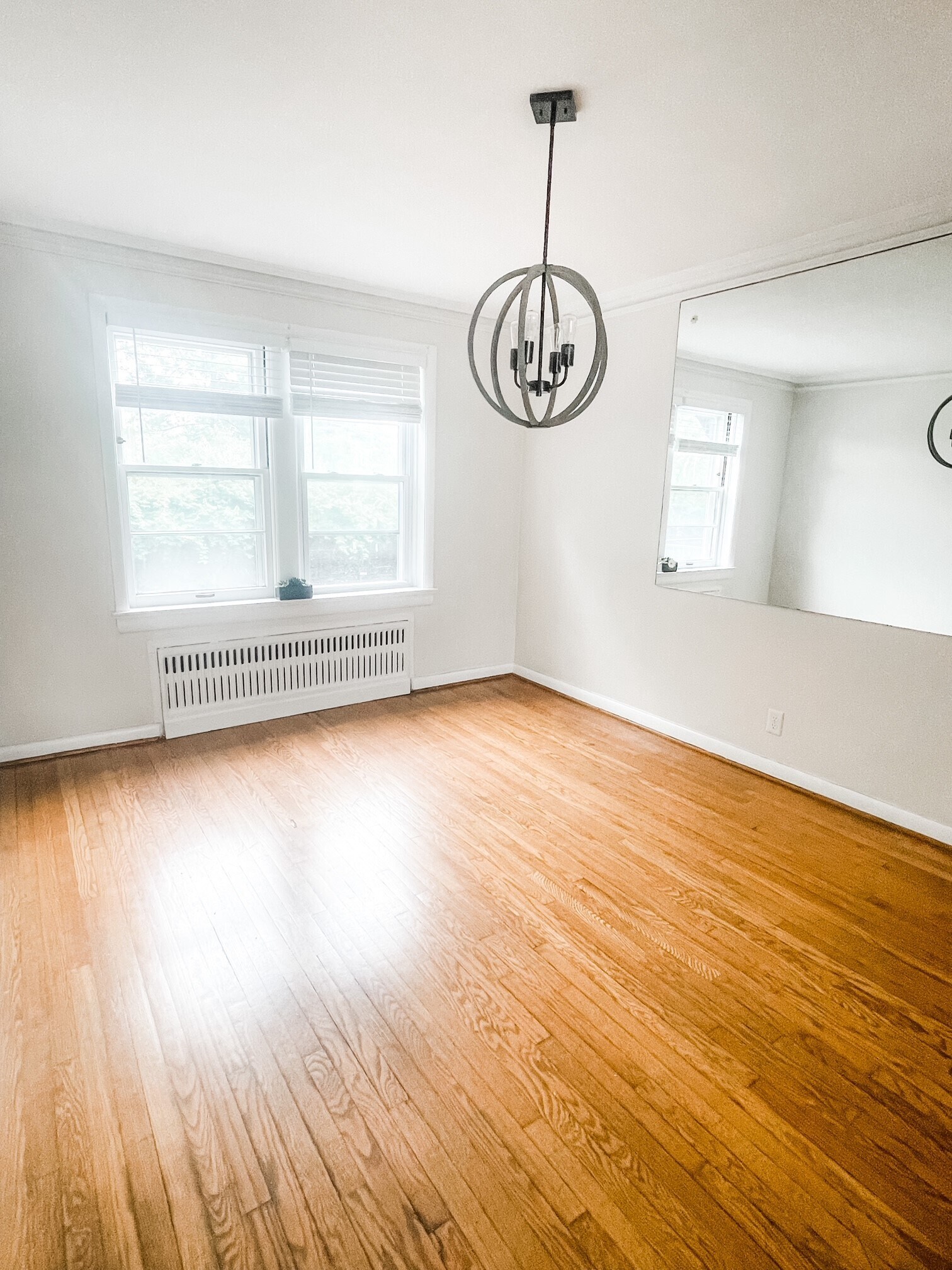 Separate dining room - 8150 Whitburn Dr