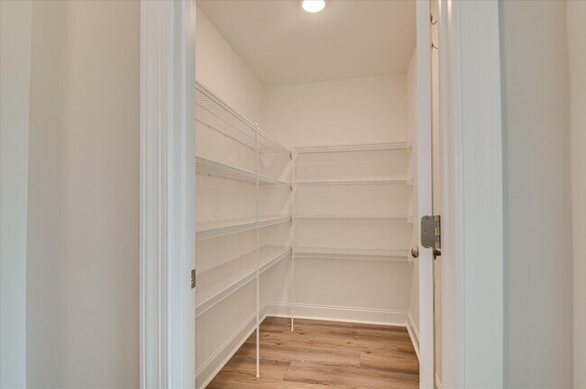 Building Photo - 1015 Sluice Gate Dr