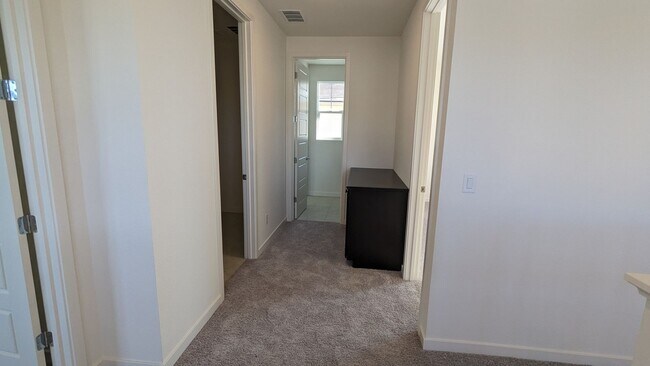 Building Photo - 2468 Lake Club Dr
