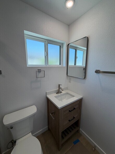 Building Photo - 11736 Success Ave