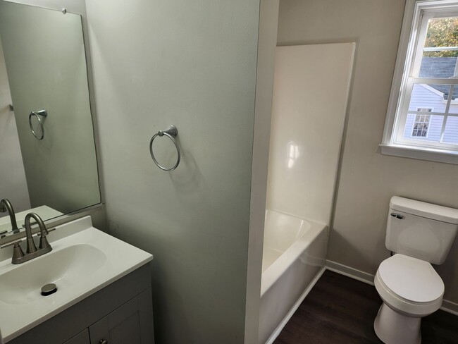 Building Photo - 4 Bed 2.5 Bath- Midlothian-Ashbrook Subdiv...