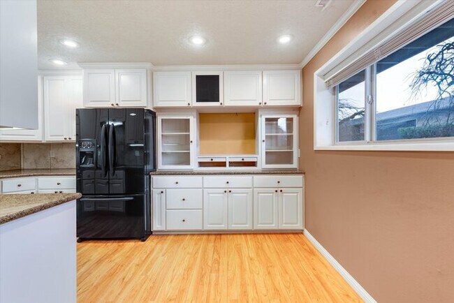 Building Photo - RIVERFRONT CONDO IN LONGVIEW