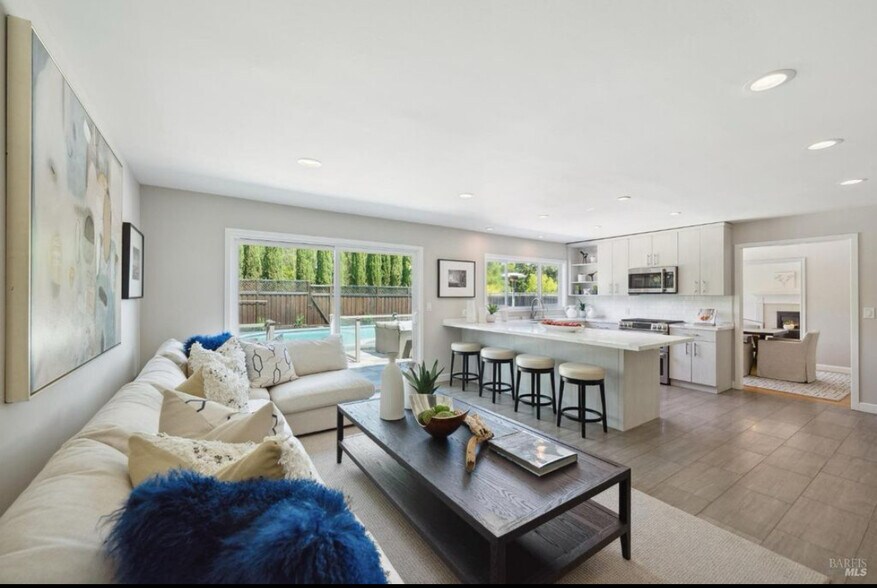 Building Photo - 310 Marin Oaks Dr