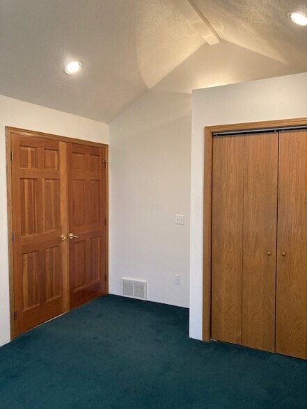 Building Photo - 18317 E Riverway Ave