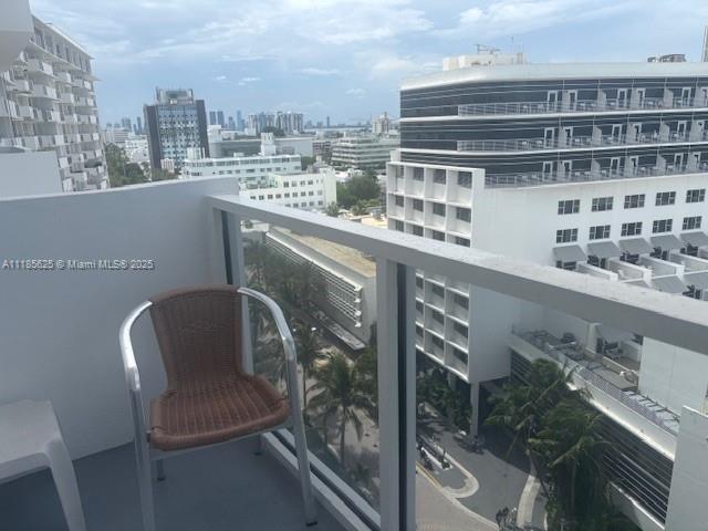 Building Photo - 100 Lincoln Rd