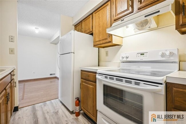 Building Photo - 1607 Aspen Dr