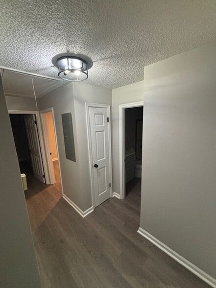 Building Photo - 968 Will Scarlet Way