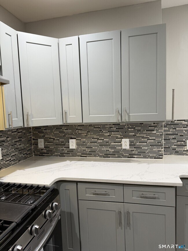 Building Photo - 336 Bond St