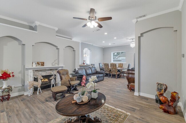 Building Photo - 16115 Charter Rock Dr