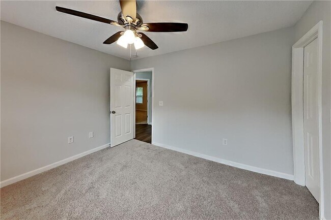 Building Photo - 114 Tannin Ct