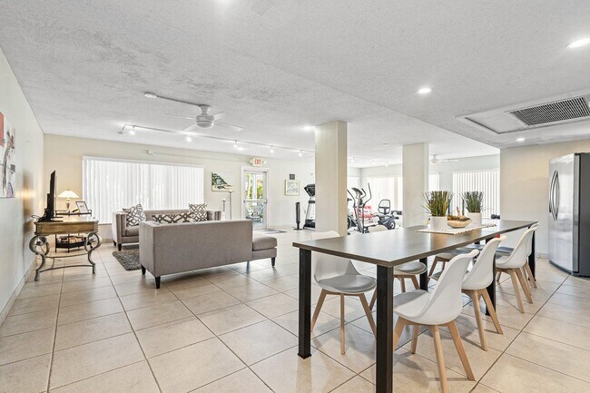 Building Photo - 550 Bayshore Dr