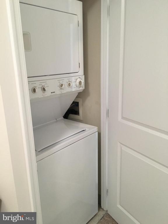 Building Photo - 851 N Glebe Rd