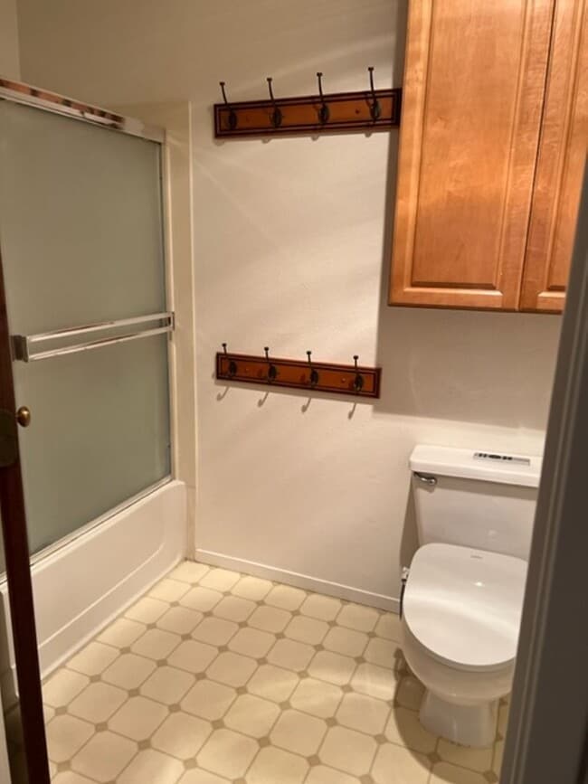 Building Photo - 22 Sierra Lakeside Ln